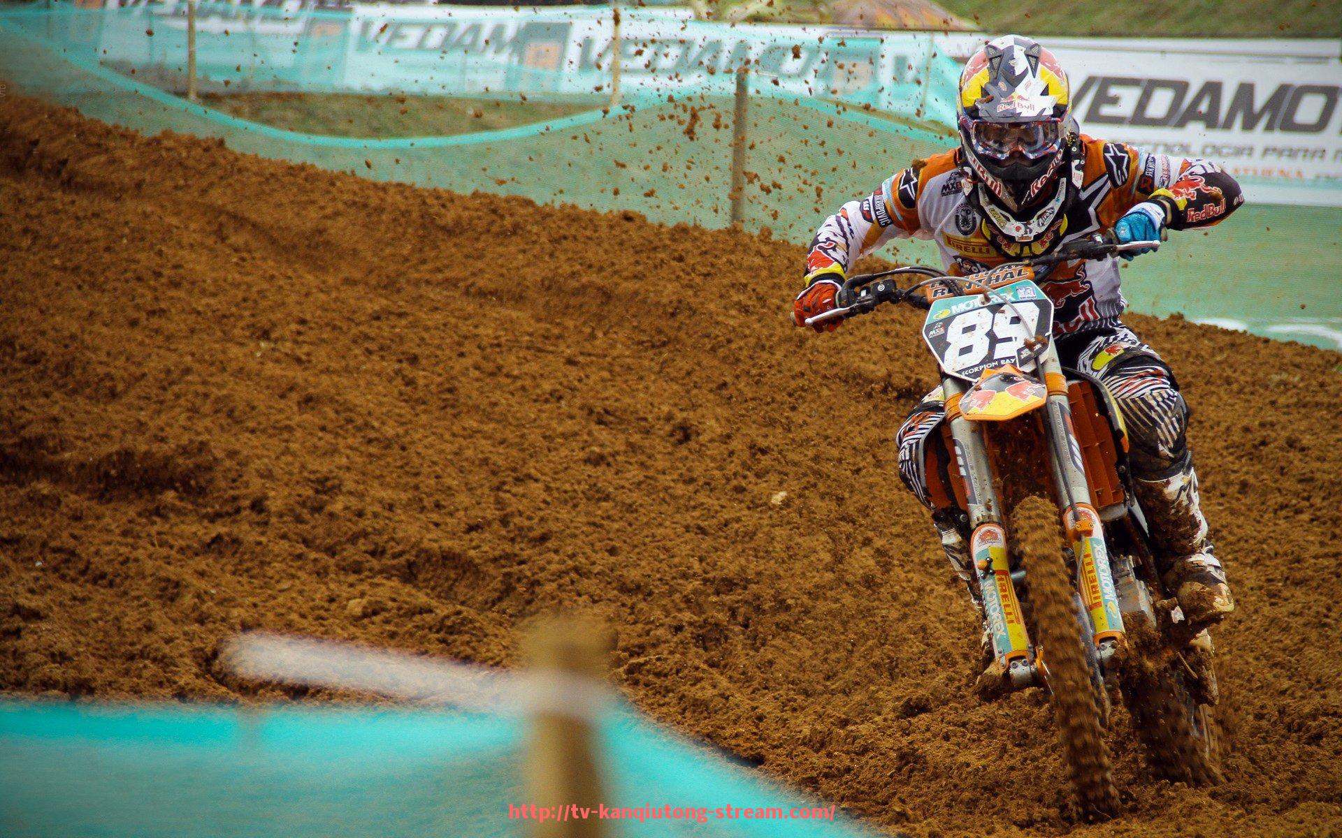 看球通-世俱杯进攻套路高度熟悉球员分布与战术配合效率分析